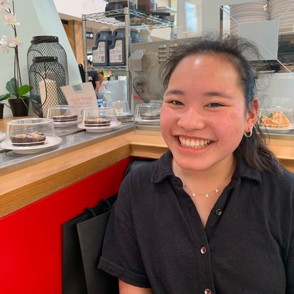 Meet your Posher, Emma - Picture 3 of 4